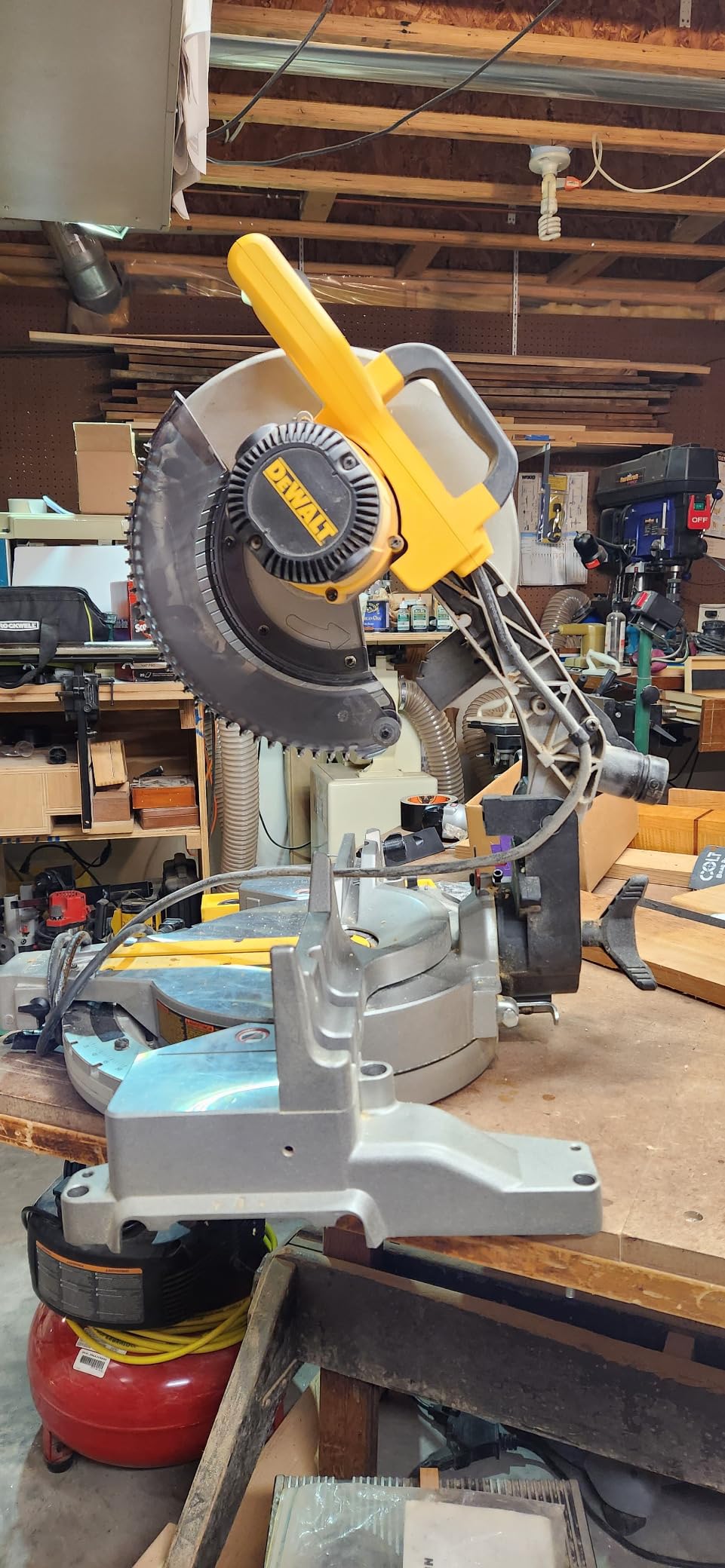 DEWALT Miter Saw, Double-Bevel, Compound, 12-Inch, 15-Amp (DWS716) customer photo 1