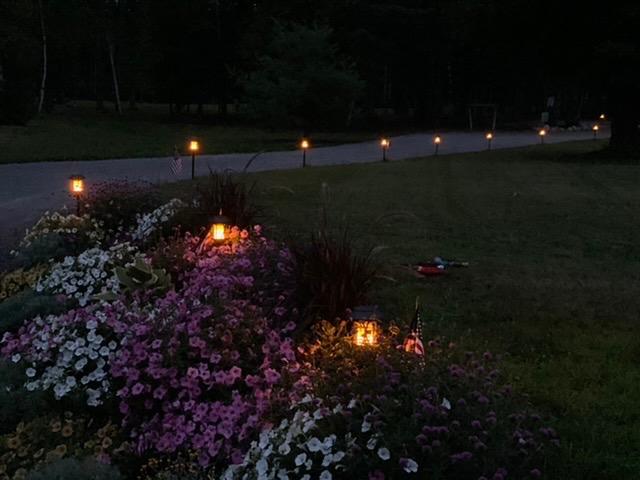 TomCare Solar Outdoor Lights Metal Flickering Flame Torches Waterproof Heavy Duty Pathway Landscape Lighting Dusk to Dawn Auto On/Off for Garden Patio Yard, 4 Pack customer photo 2