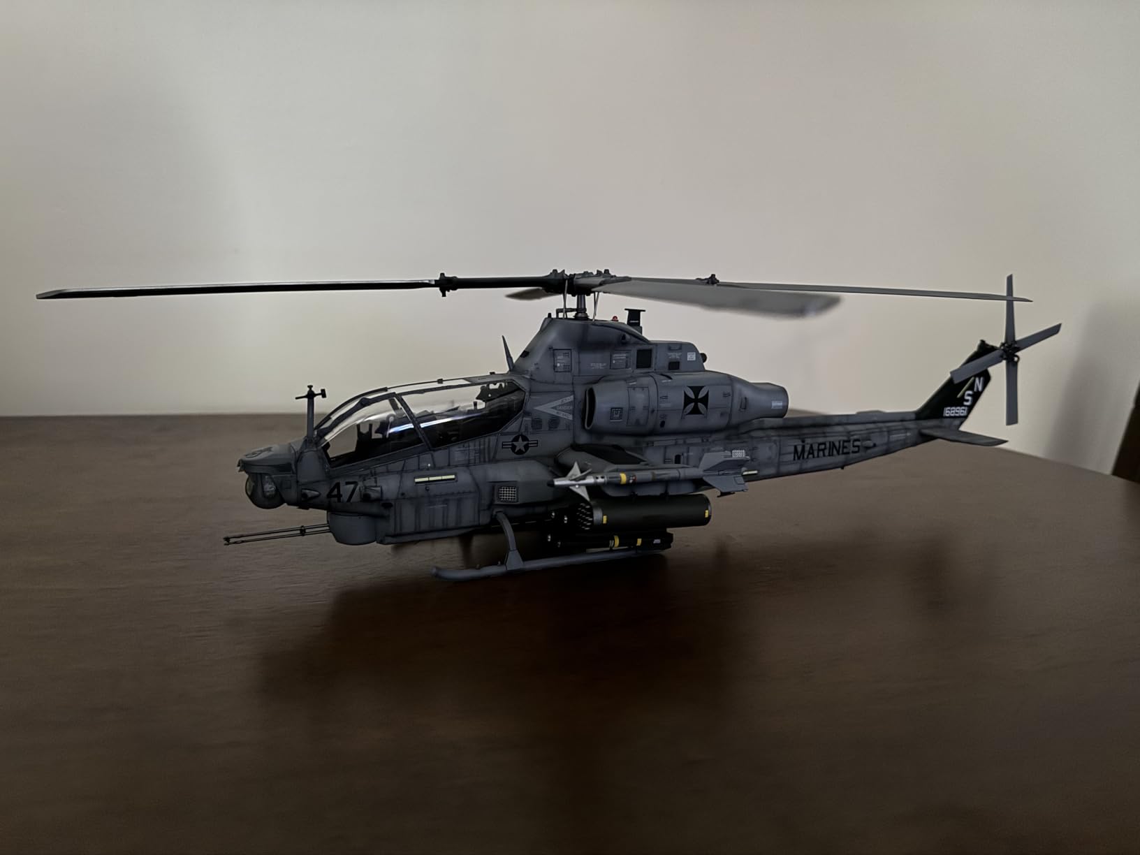 ACA12127 1:35 Academy USMC AH-1Z Cobra 'Shark Mouth' Model Building Kit customer photo 1