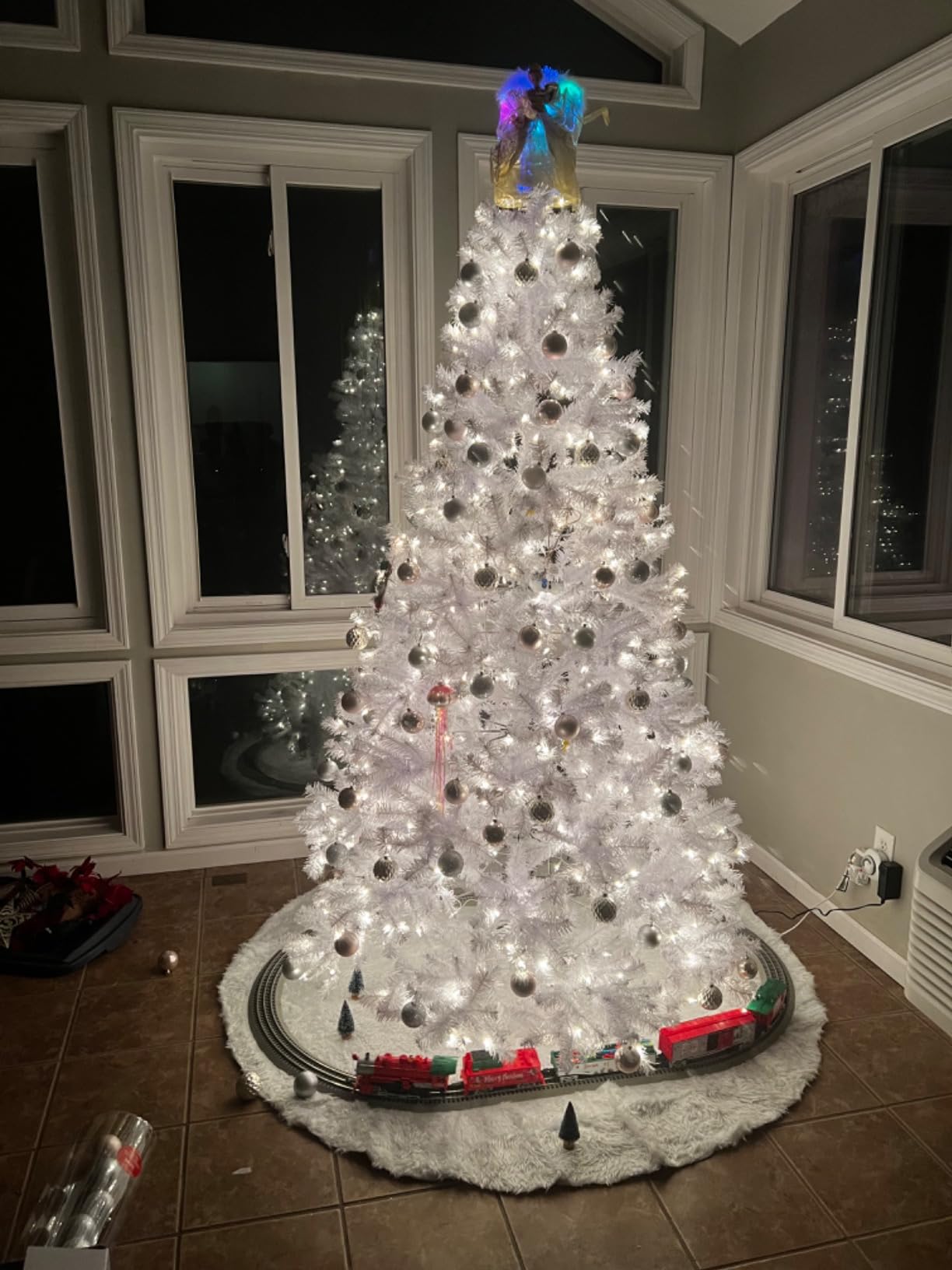 Lionel Disney Christmas Express O Gauge Model Train Set customer photo 1