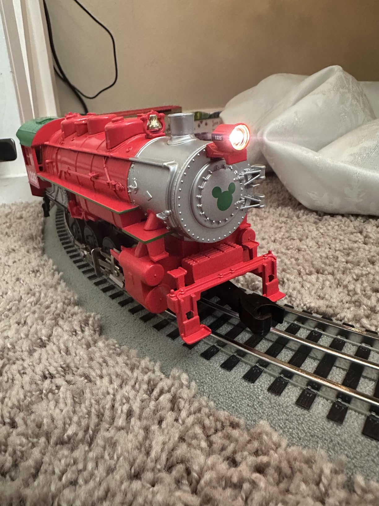 Lionel Disney Christmas Express O Gauge Model Train Set customer photo 2
