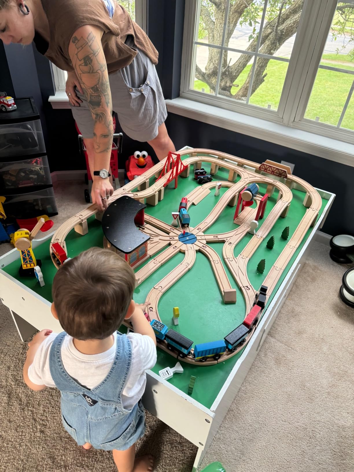 Melissa & Doug Wooden Railway Set, 130 Pieces | 100 Wooden Tracks, 10 Toy Train Cars, Bridges, Train Station Pretend Play, Preschool Toys for Kids Ages 3+ customer photo 1