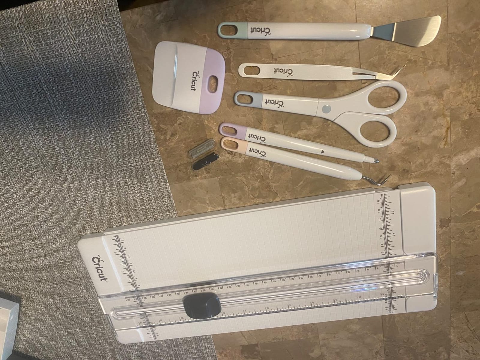 Cricut Essential Tool Set - 7-Piece Precision Tool Kit for Crafting and DIYs, Perfect for Vinyl, Paper & Iron-on Projects, Great Companion for Cricut Cutting Machines, Core Colors customer photo 1