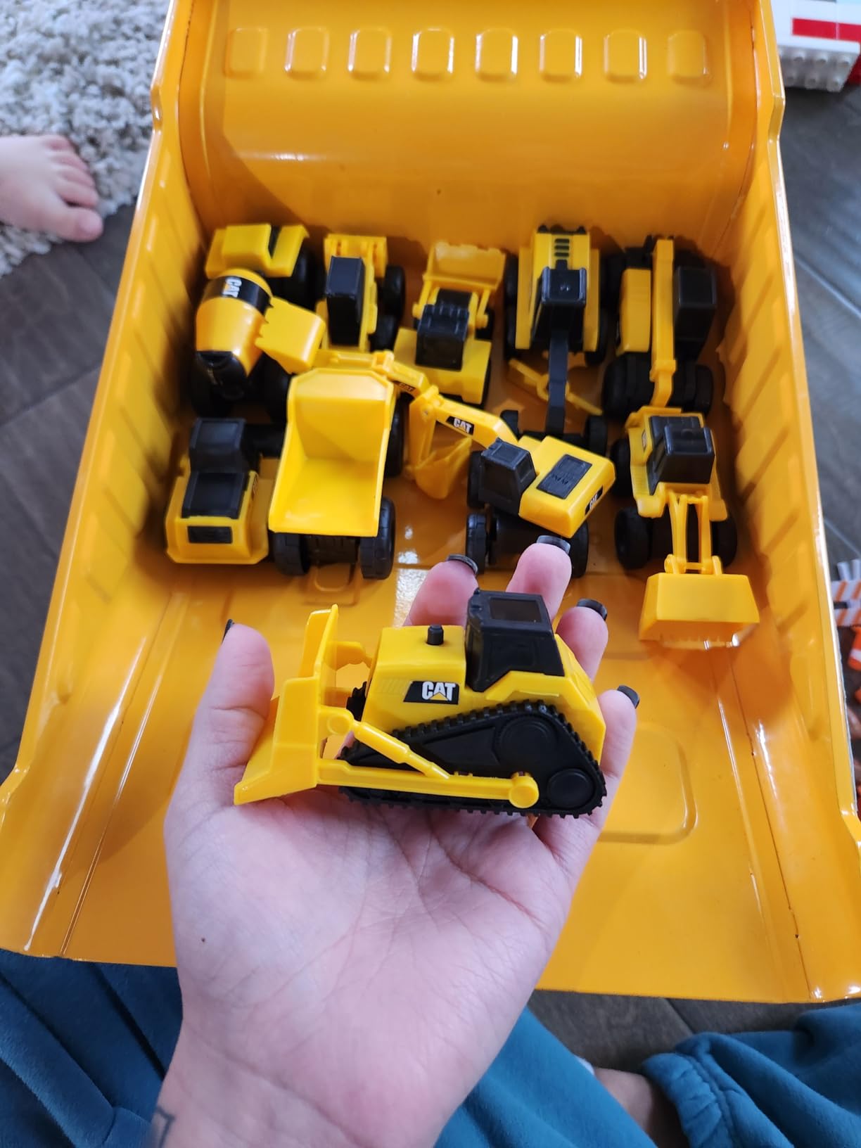 CAT Construction Toys, Little Machines Advent Calendar - Kids Toys for Ages 3 and Up - 24 Piece Set with 10 Little Machines Vehicles & Magic Insta-Dirt! customer photo 2