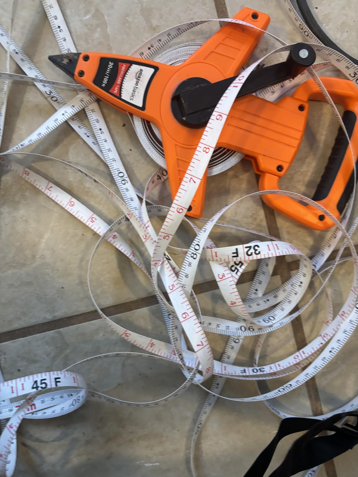 Amazon Basics Open Reel Fiberglass Measuring Tape, 100-feet (30-Meters) by 1/2-Inch customer photo 1