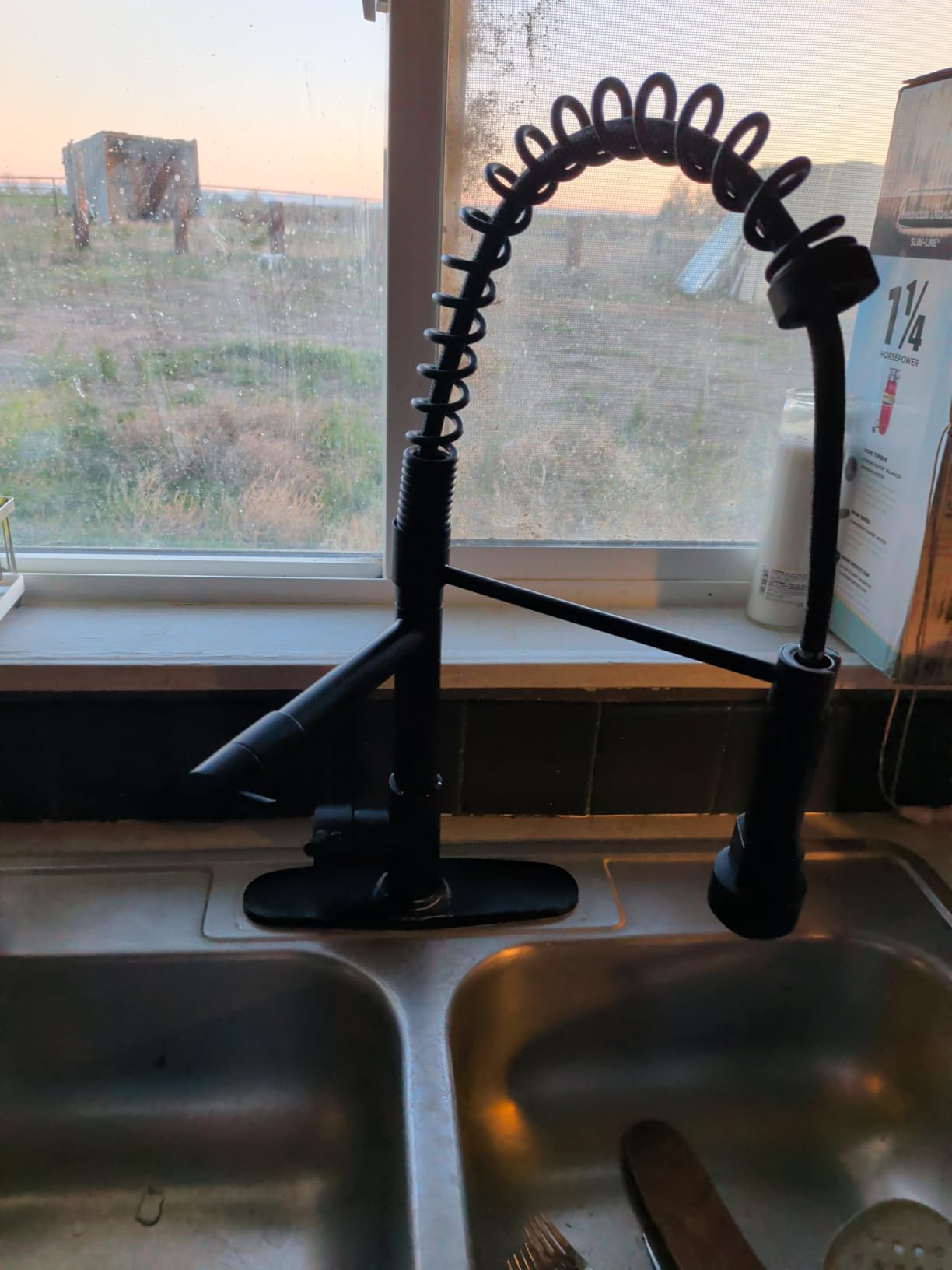 GIMILI Black Kitchen Faucet with Pull Down Sprayer | Single Handle Single Hole Rv Kitchen Faucet for Farmhouse Bar Laundry Outdoor Sink customer photo 2