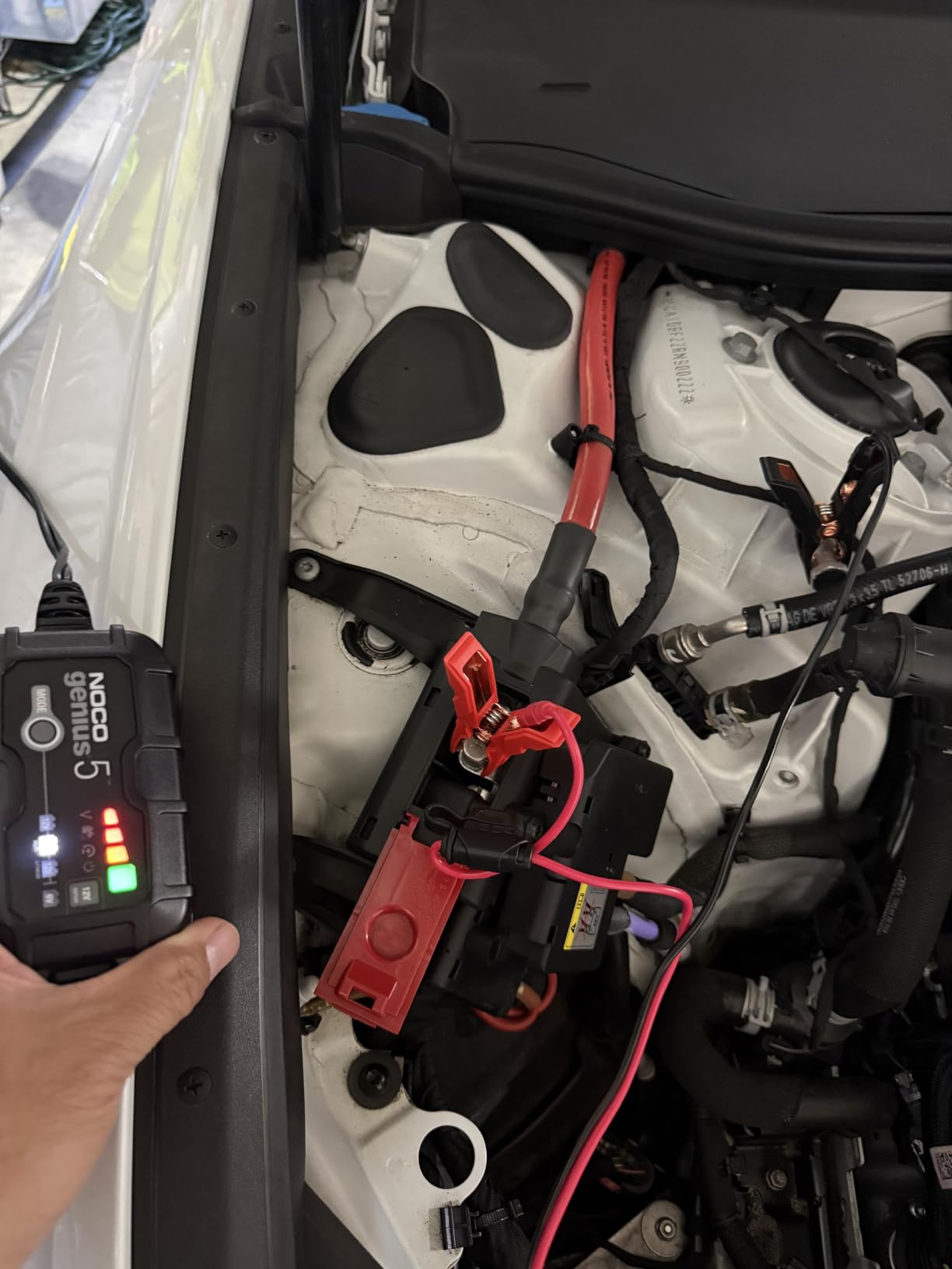 NOCO GENIUS5 5A 6/12V Smart Battery Charger, Trickle Charger & Maintainer | Overcharge Protection, Desulfator, Temperature Compensation, Force Mode, For Lead-Acid (Wet, Gel, AGM) & Lithium (LiFePO4) customer photo 1