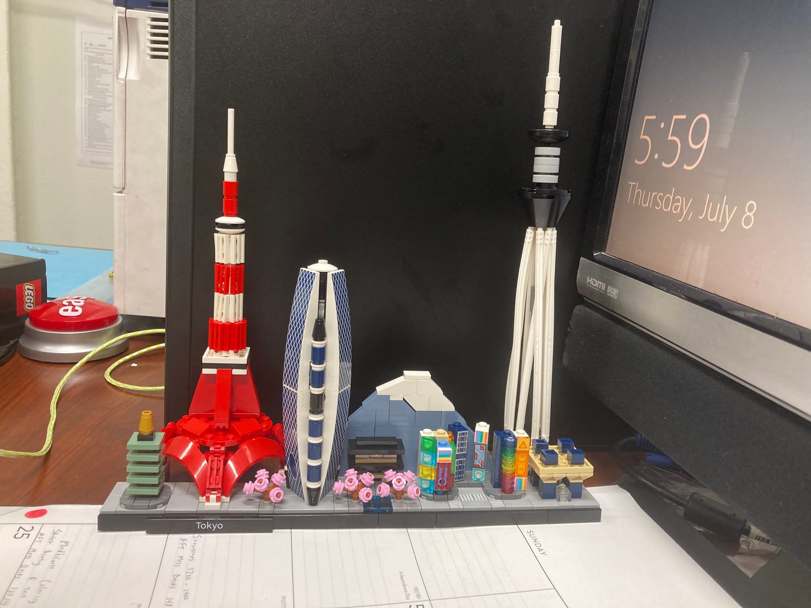 LEGO Architecture Skylines: Tokyo 21051 Building Kit, Collectible Architecture Building Set for Adults (547 Pieces) customer photo 2