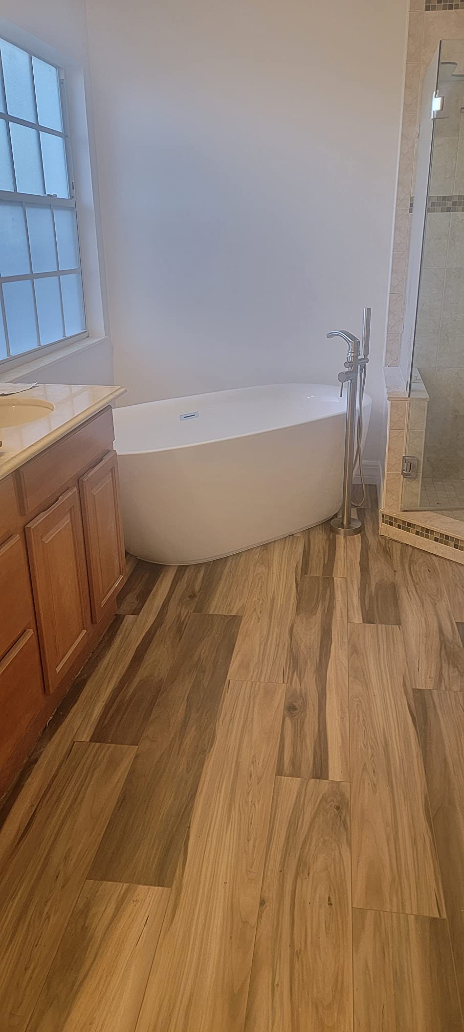 ANZZI Freestanding Bathtub 67 in Acrylic Glossy White Flat Bottom Soaking Tub, Ami Series One-Piece, Center Drain, Polished Chrome Overflow, Slip-Resistant Floor, Leveling Adjustable Feet customer photo 2