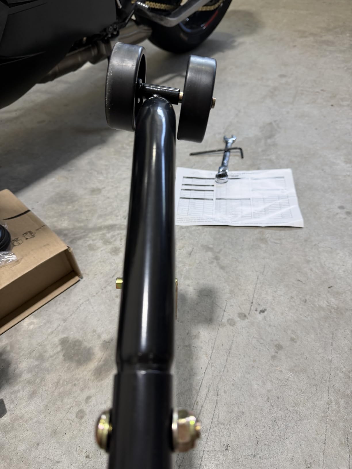Extreme Max 5600.3223 Sport Bike Front & Rear Spool-Style Lift Stand with Triple Tree Attachment customer photo 1