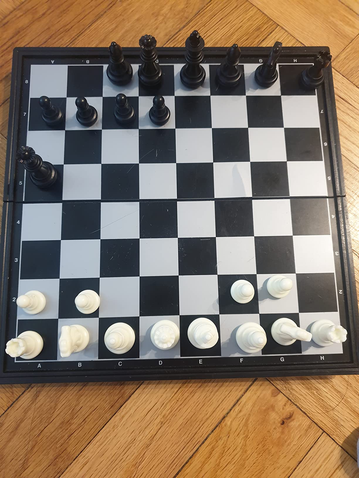 Chess Armory Magnetic 9.5 Inches Travel Chess Set - Folding Board with Storage Box & 2 Extra Queen customer photo 1