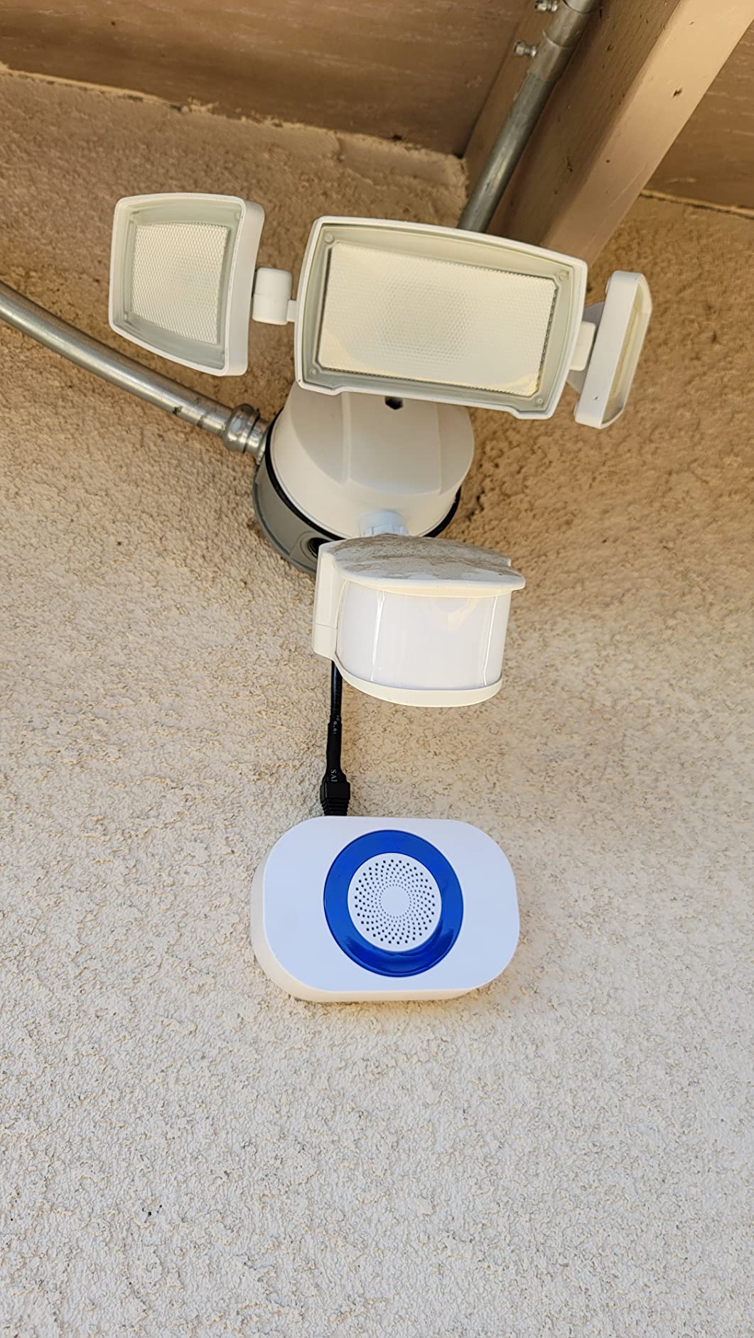 Dakota Alert Wireless Driveway Alarm DCMA-4K Plus 1-Mile Motion Sensor Kit | Motion Detector, DCMA-4k, One Mile Wireless Range Alarm System, DCMT-4000 Transmitter & RE-4k, Receiver-Use Outdoors customer photo 1