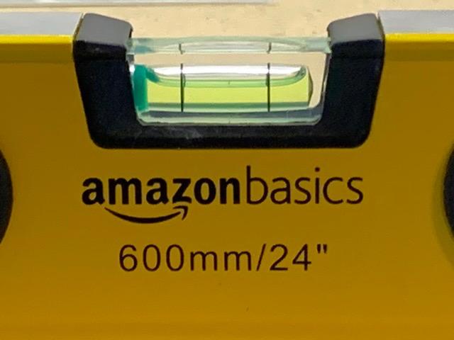 Amazon Basics 9-Inch Magnetic Torpedo Level and Ruler, Easy to Use, 180/90/45 Degree Bubbles, Lightweight, Black customer photo 1