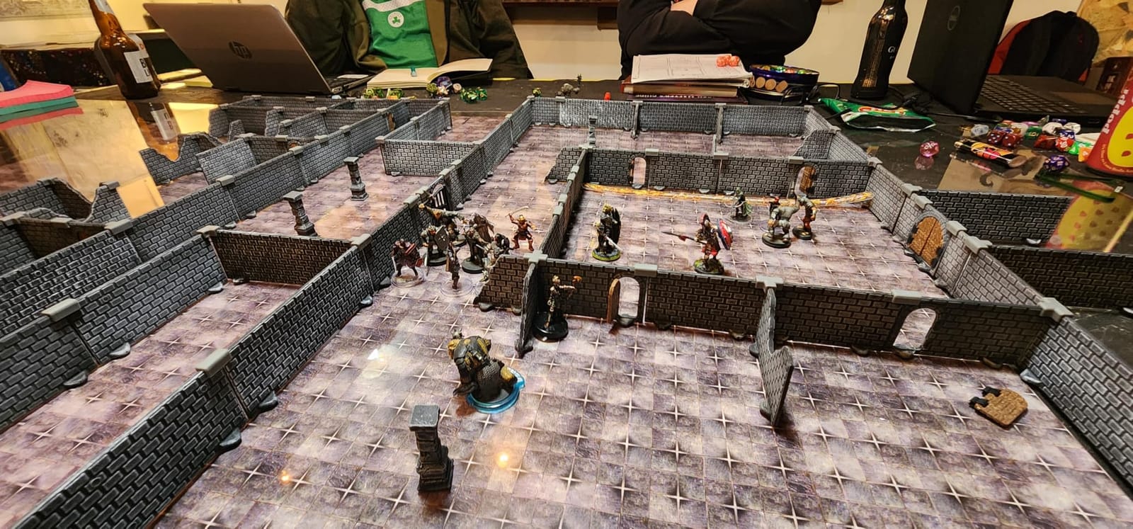 Dirt Cheap Dungeons Knight Dungeon Set - 460pc Mega Dungeon & Castle Kit - 36ft of Linear Walls for 1