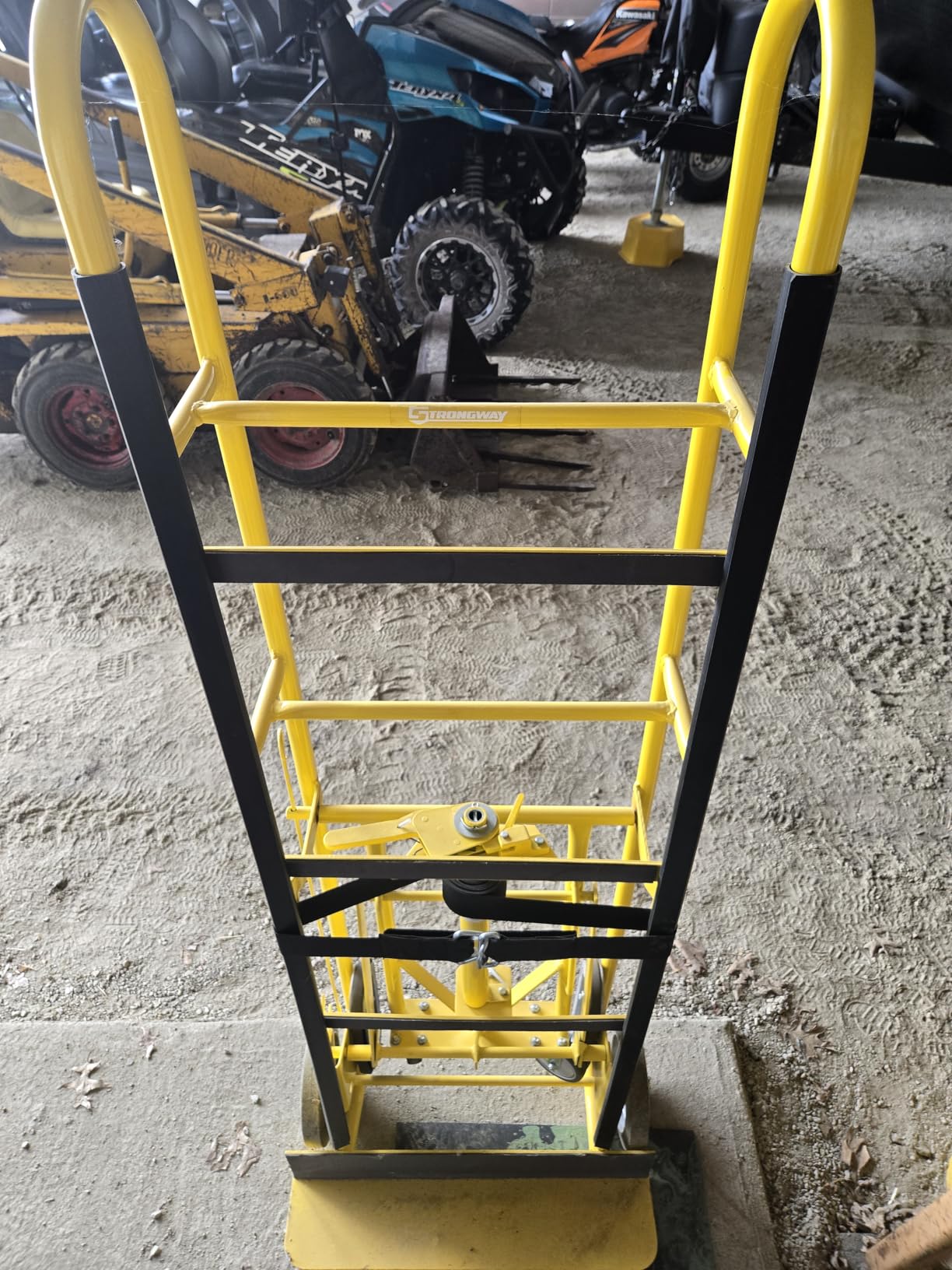 Strongway Convertible Hand Truck, 1,200-Lb., 2- or 4-Wheel Design customer photo 2