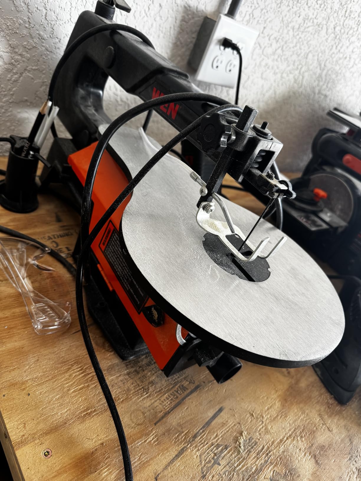 WEN 3922 16-inch Variable Speed Scroll Saw with Easy-Access Blade Changes customer photo 2