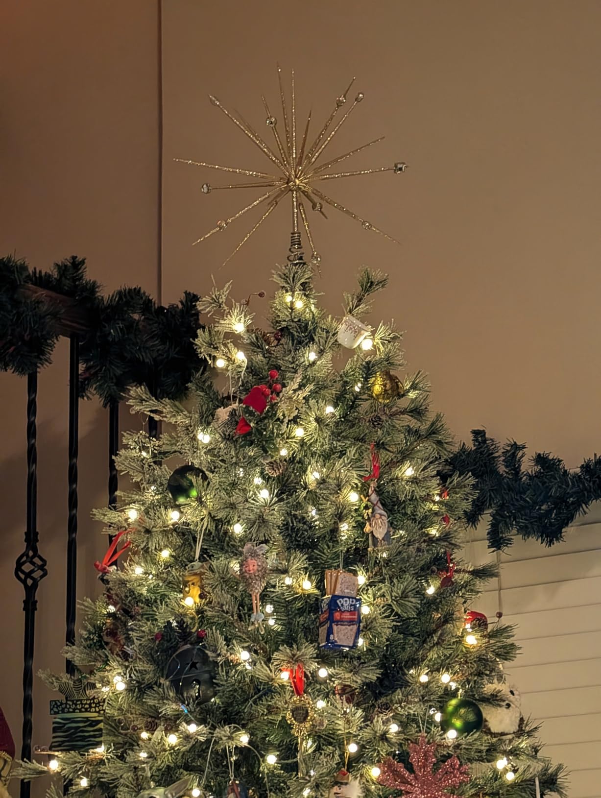 Kurt S. Adler 14.8-Inch Gold Starburst Throng Treetop customer photo 2