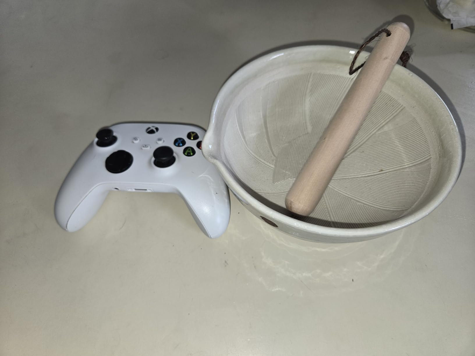 Japanese Ceramic Ripple Ridge Mortar & Pestle Suribachi Bowl and Surikogi Set with Spout 7.1 inches Made in Japan (Brown) customer photo 1