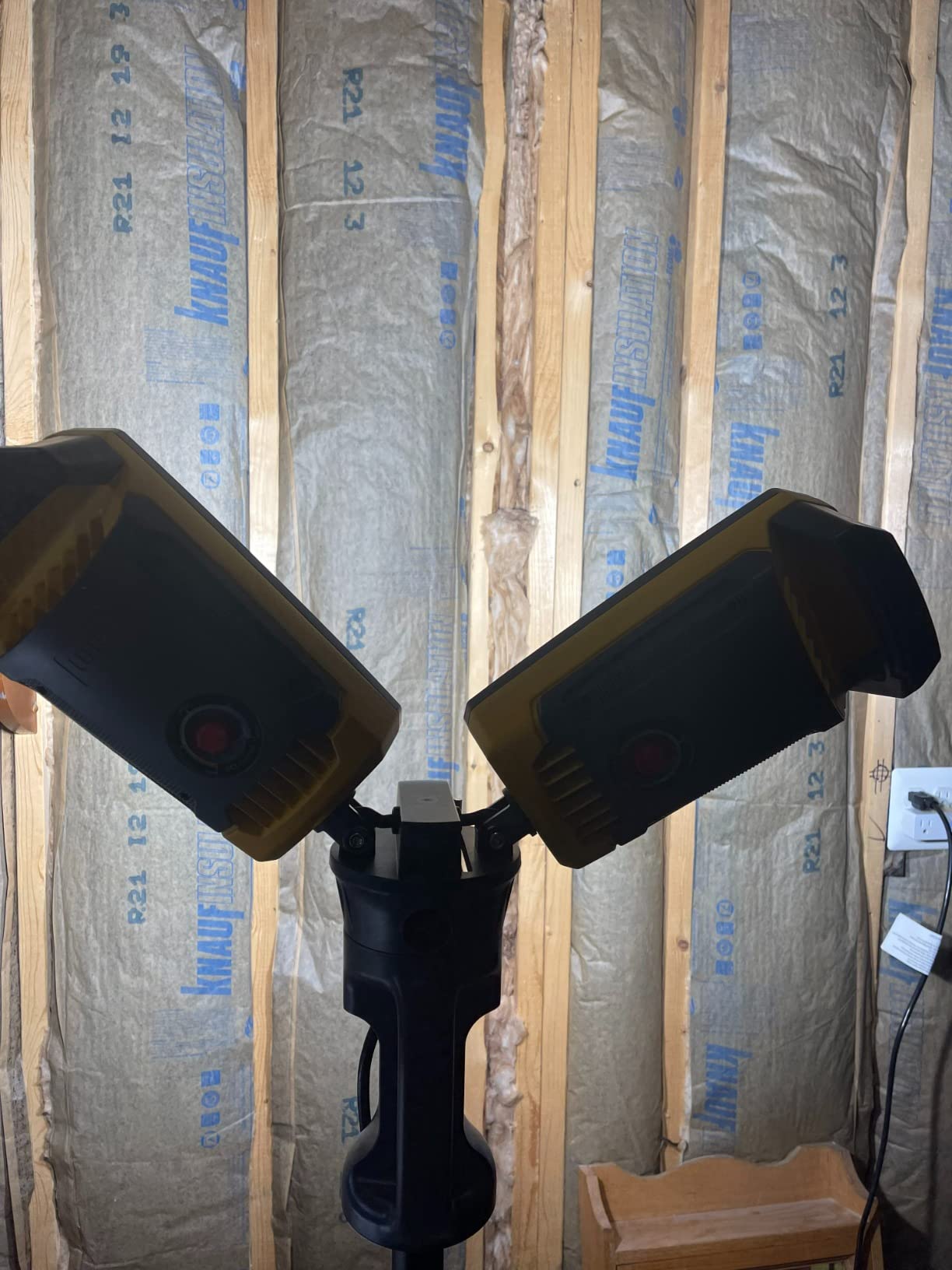 LUTEC 【Upgraded】5000K 15000 Lumen 105 Watt Dual-Head LED Work Light with Telescoping Tripod, Work Light with Stand Rotating Waterproof Lamps and 8 Ft 3-Prong Power Cord customer photo 1