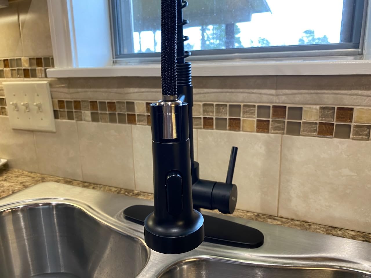 WEWE Pull-Down Kitchen Faucet, 2-Mode Sprayer, Matte Black, High Arc | 17-Inch Height, 360 Swivel, Deck Plate, SUS304, Fits 1- or 3-Hole Sinks, Ceramic Cartridge, Easy-Clean Nozzles customer photo 2