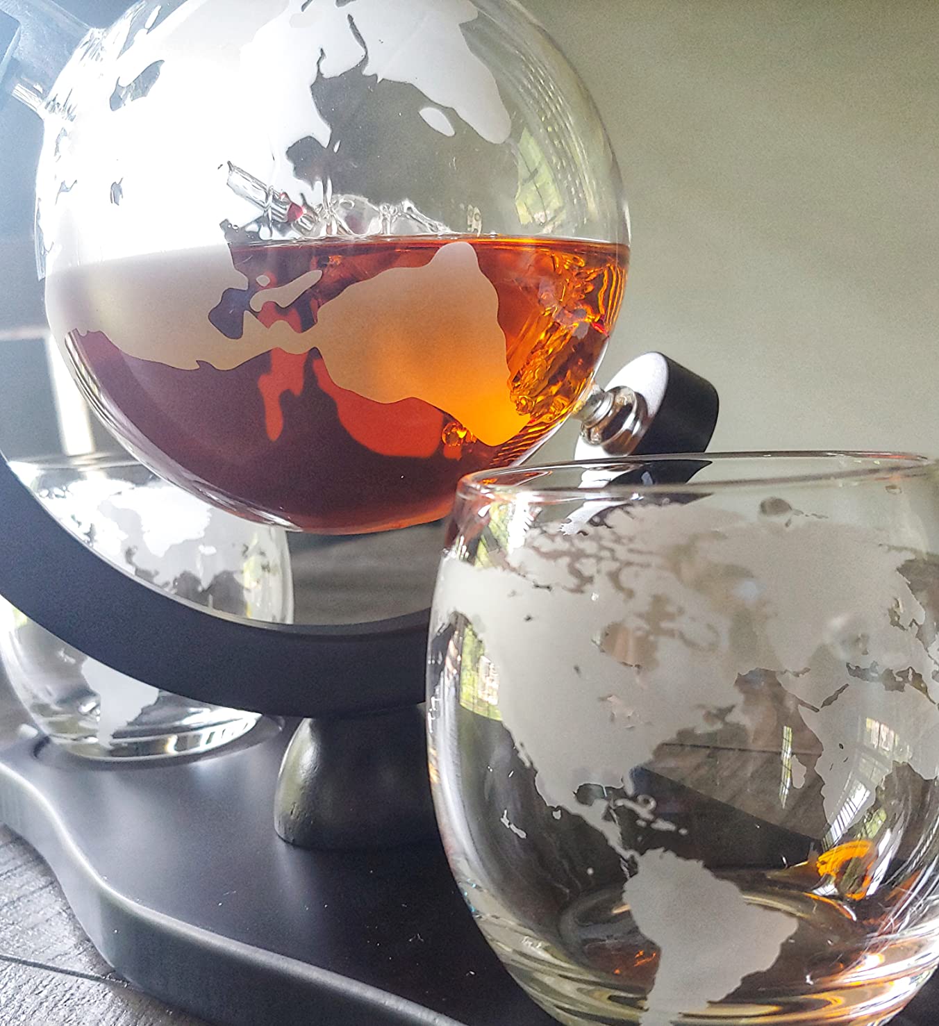Whiskey Globe Decanter Set with 2 Glasses in Gift Box - Whiskey decanter for Liquor, Whiskey, Brandy, Gin, Rum, Tequila, Vodka, and Brandy - Home Bar Accessories for Men and Women customer photo 2