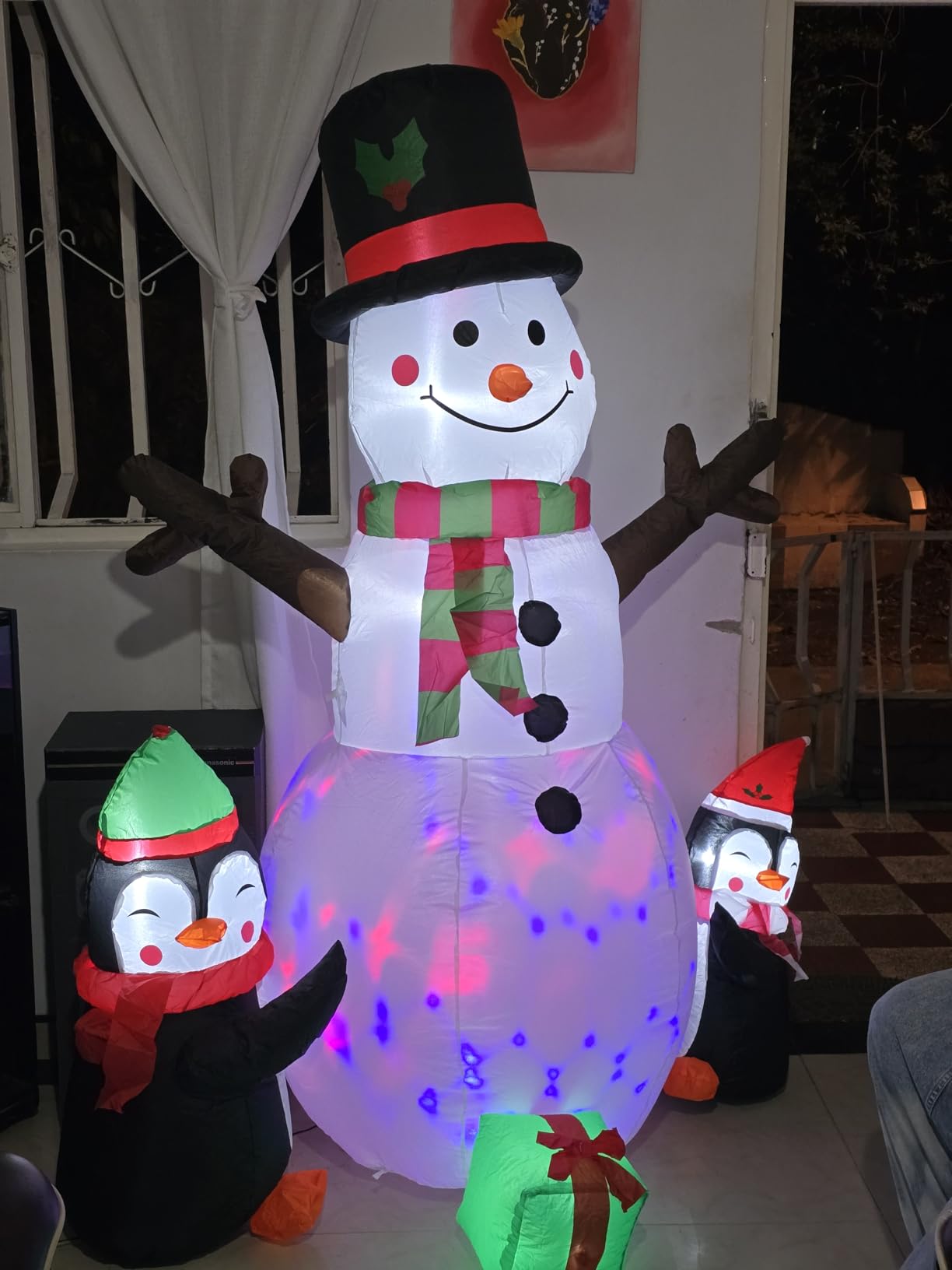 OurWarm 6ft Christmas Inflatables Outdoor Decorations, Blow Up Snowman Penguins Inflatable with Rotating LED Lights for Christmas Indoor Outdoor Yard Garden Decorations customer photo 2
