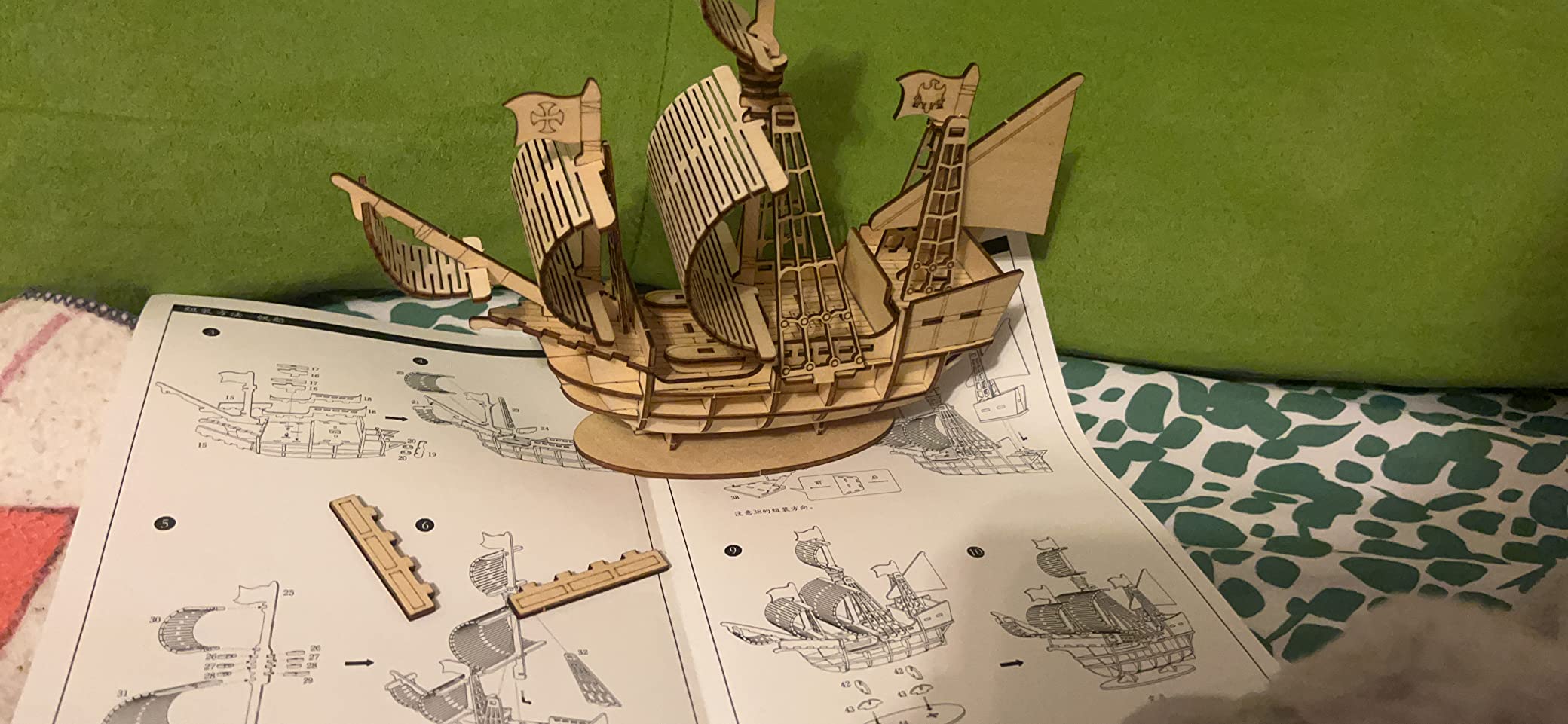 3D Pirate Ship Puzzle Wooden Model Kit, Birch Material, 52 Pieces, Easy Assembly Desk Decoration, DIY Home Decor & Small Gift, Includes Display Stand, 6.1