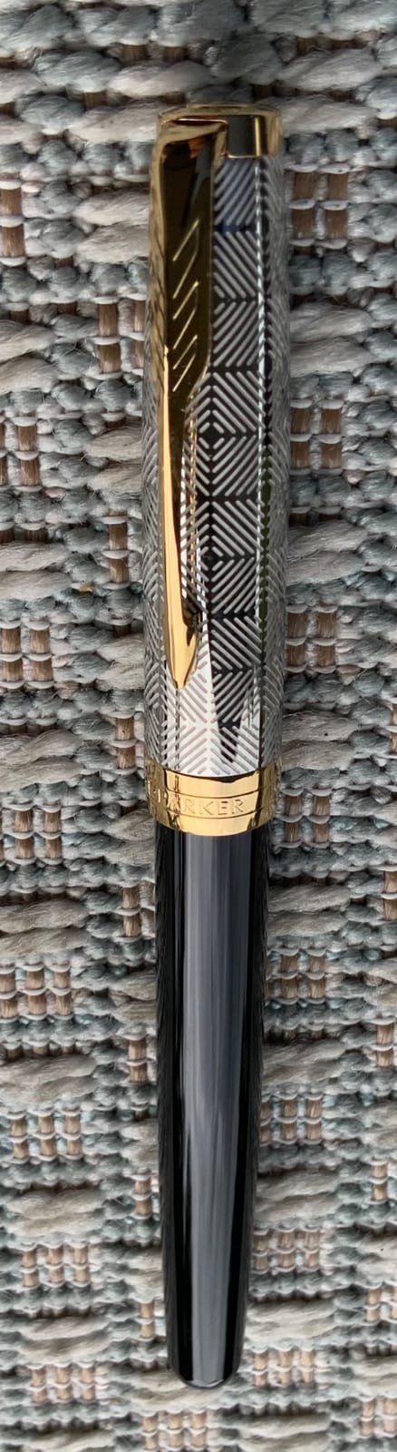 PARKER Sonnet Fountain Pen | Premium Metal and Grey Satin Finish with Rose Gold Trim | Fine 18k Gold Nib with Black Ink Cartridge | Gift Box customer photo 2