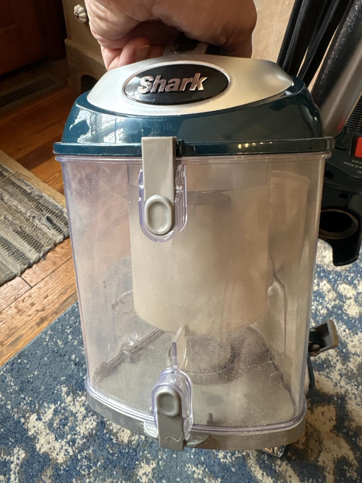 Shark Navigator Lift-Away Self-Cleaning ZU503AMZ customer photo 1