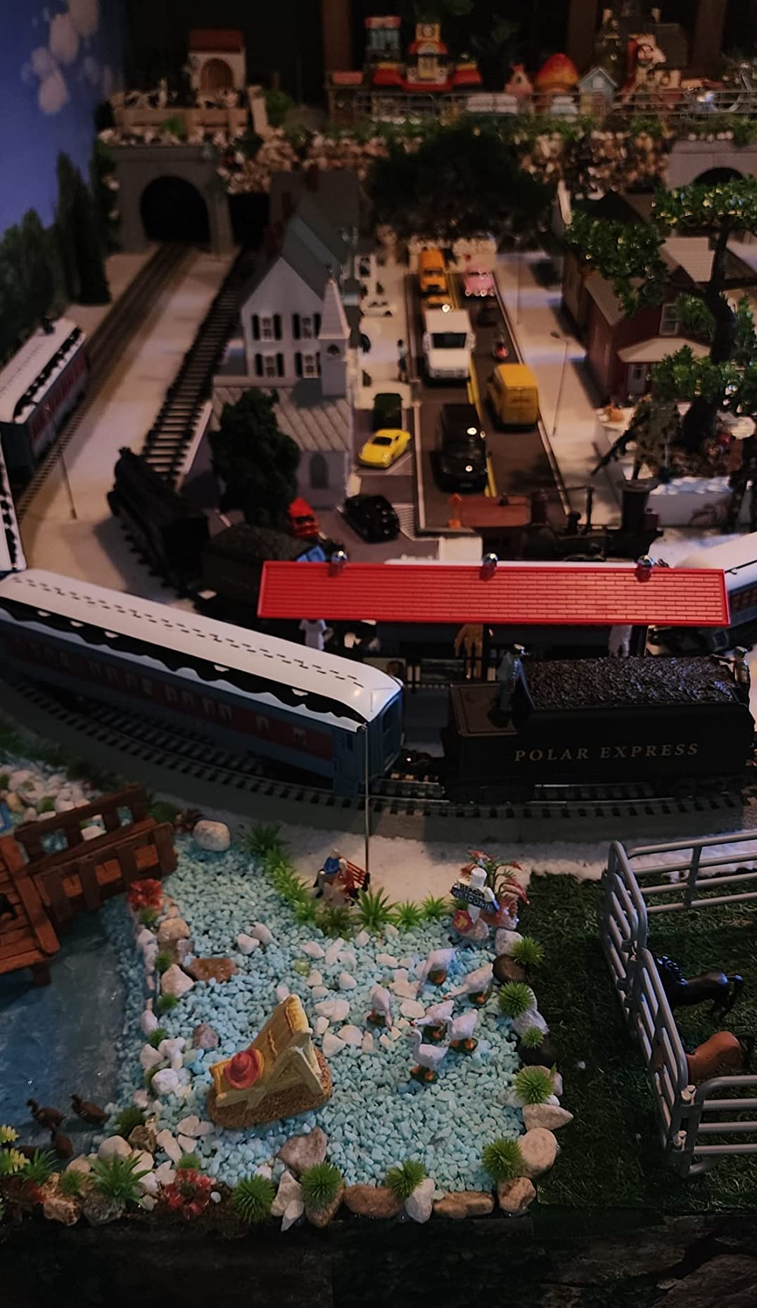 Lionel The Polar Express Electric O Gauge Bluetooth 5.0 Train Set customer photo 1