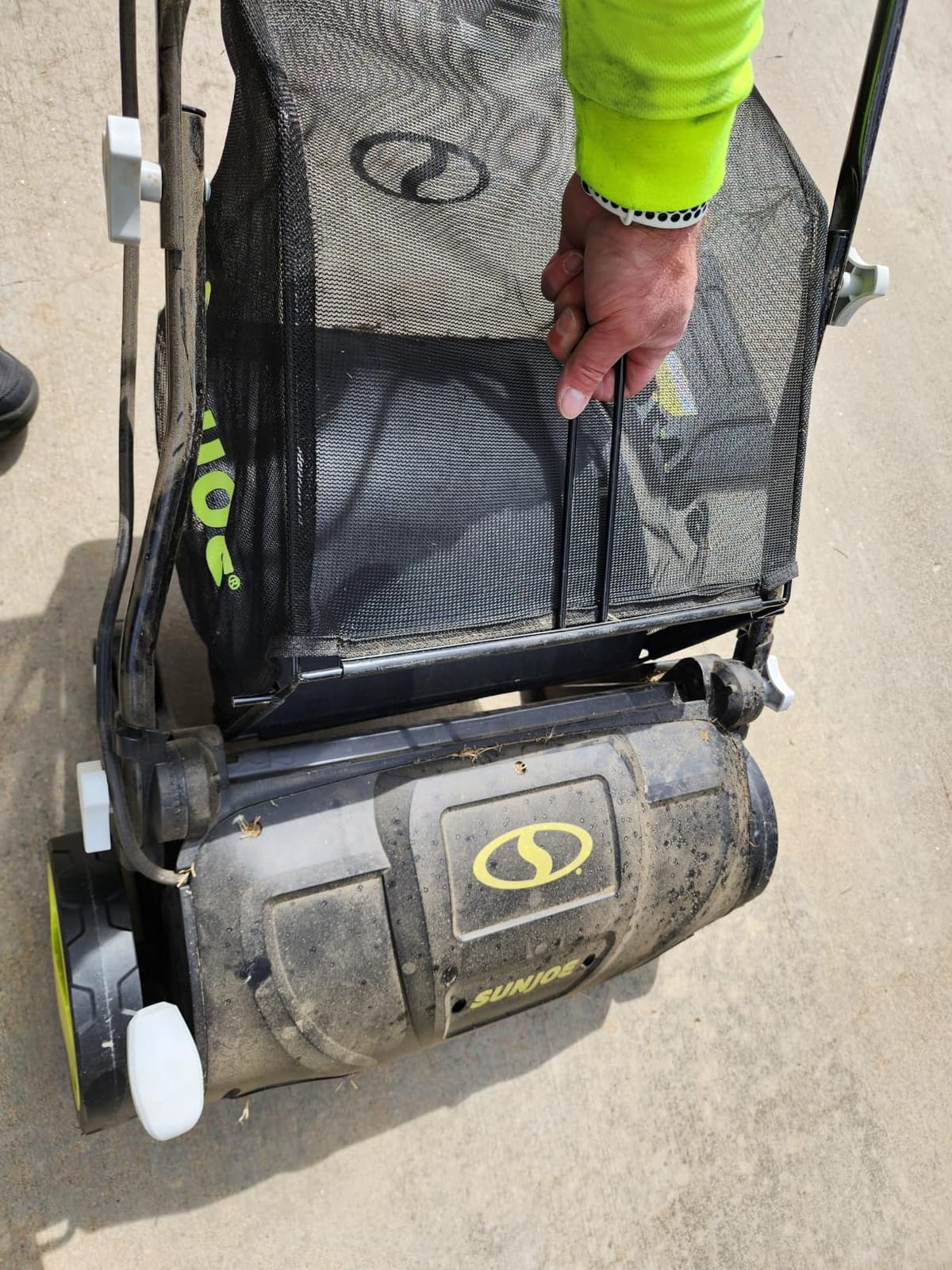 Sun Joe 15-Inch Lawn Dethatcher with Scarifier Blade Reel, AJ805E and Collection Bag - 13-Amp Corded Yard Power Rake Tool Machine for Grass Thatch Removal, Electric Powered customer photo 2