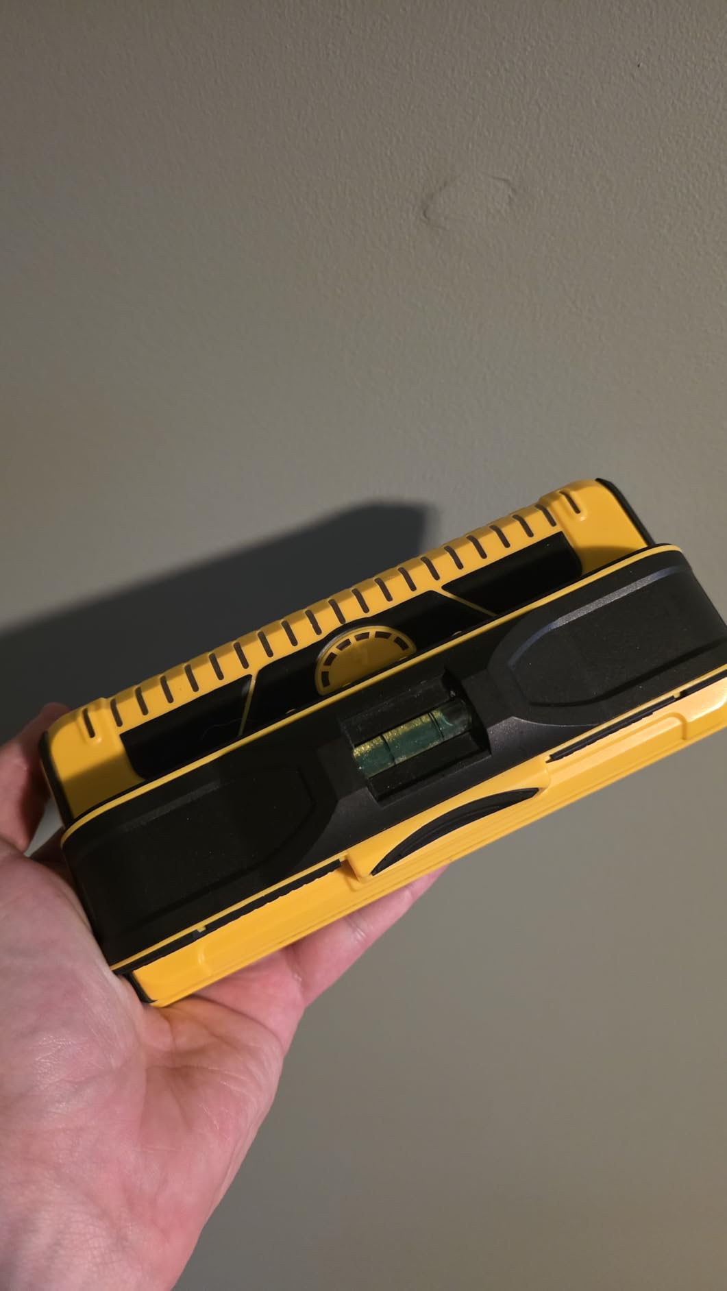 Franklin Sensors Prosensor M210 Stud Finder with Live Wire Detection | 13-Sensor Wall Scanner, Wood and Metal Stud Detector, Made in the USA customer photo 1
