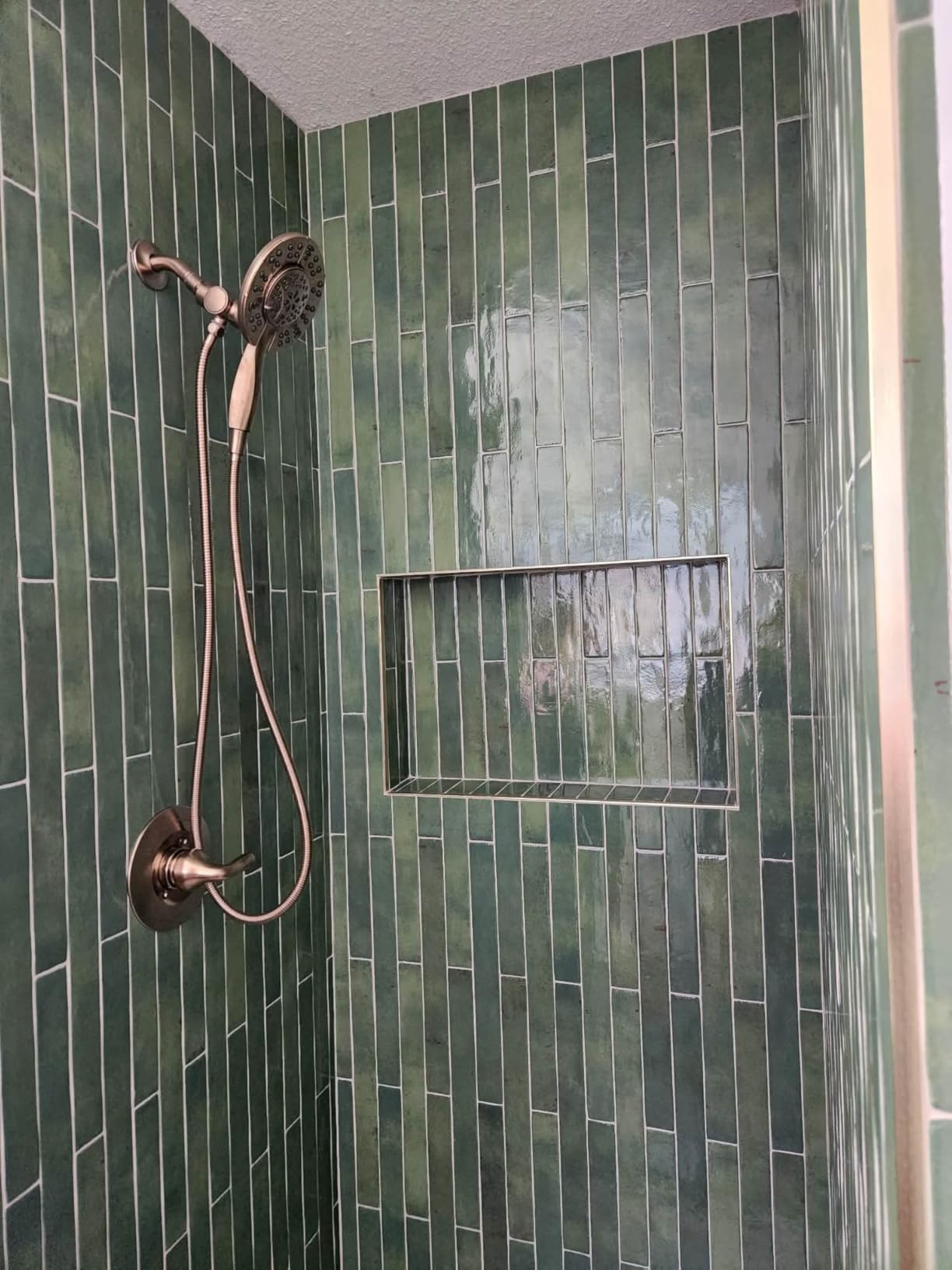 Delta Arvo 14 Series Matte Black Shower Faucet Set with In2ition 2-in-1 Dual Shower Head with HandHeld Spray Combo, Valve Trim Kit, Matte Black 142840-BL-I (Valve Included) customer photo 1