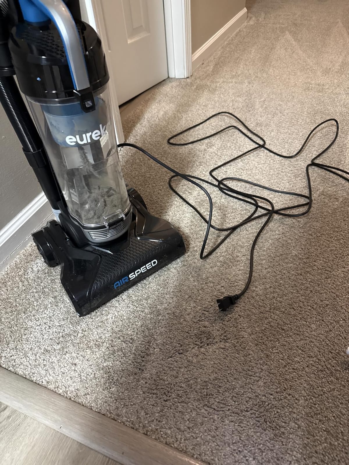 Eureka Airspeed Ultra-Lightweight Pet Hair Upright Vacuum NEU10AE5 customer photo 2