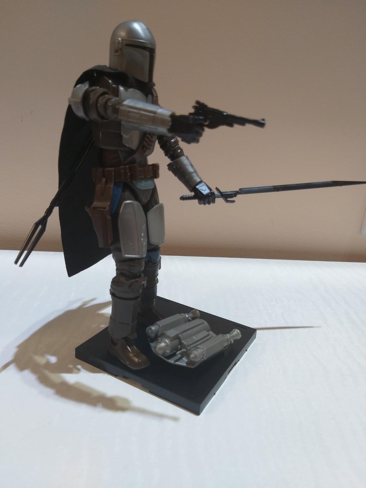 Bandai Hobby - The Mandalorian - The Mandalorian Beskar Armor Star Wars 1/12 Model Kit customer photo 1