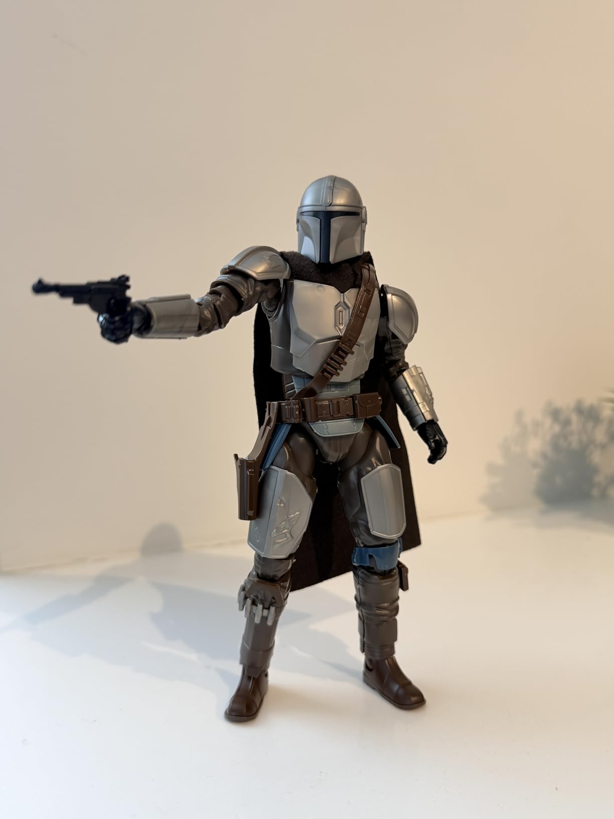 Bandai Hobby - The Mandalorian - The Mandalorian Beskar Armor Star Wars 1/12 Model Kit customer photo 2
