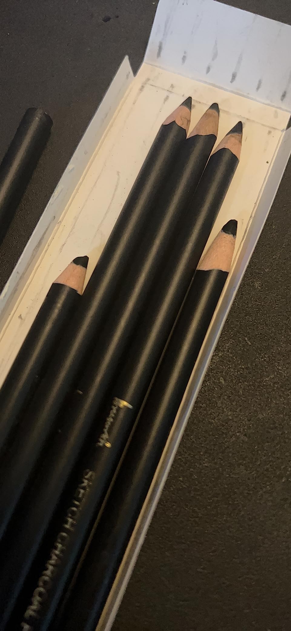 Brusarth Professional Charcoal Pencils Drawing Set - 6 Pieces Soft Medium and Hard Charcoal Pencils for Drawing, Sketching, Shading customer photo 1