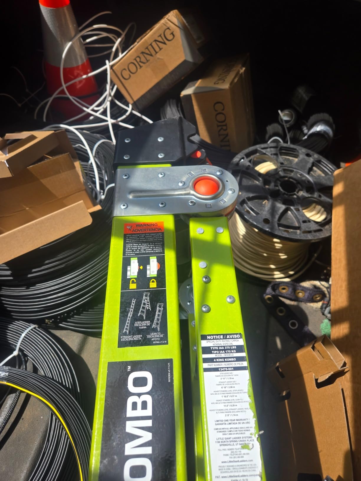 Little Giant King Kombo, 5 ft Fiberglass Multi-Position Ladder, 13905-001 | Pro Multi-Position Ladder, Step/Extension/Leaning Modes, Non-Conductive Fiberglass, Hi-Viz Green, 375 lbs. Weight Capacity customer photo 1