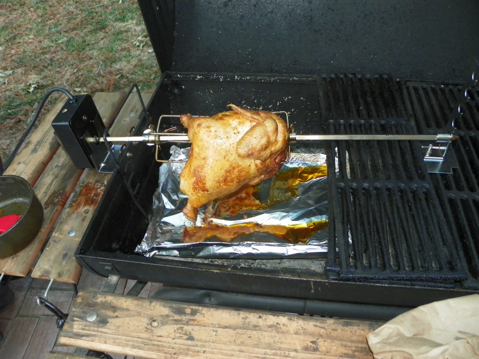 Universal Rotisserie Grill Kit, 360 Degree Automatic Rotating Rotisserie Kit | with 120V 4W Motor, 28
