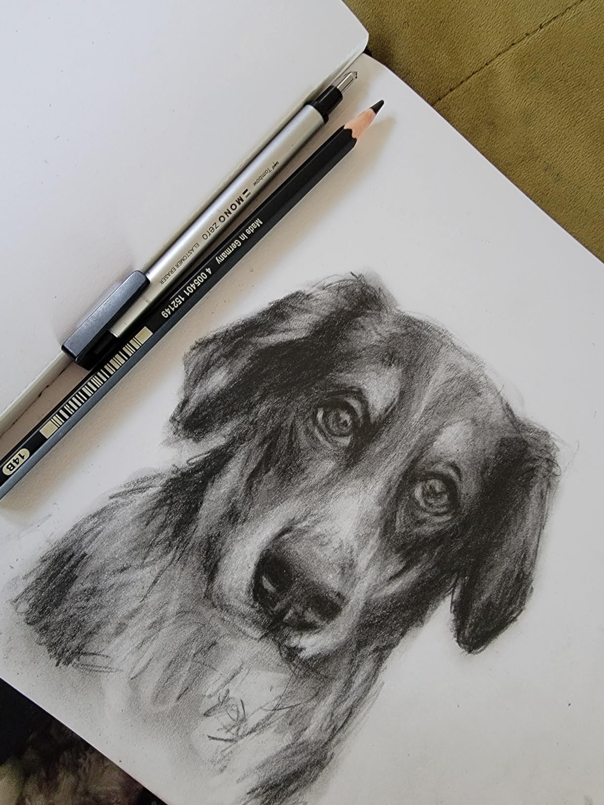 Faber-Castell Pitt Graphite Matte Pencil Set, Metal Tin of 8 Graphite Pencils and Sketching Accessories (HB, 2B, 4B, 6B, 8B, 10B, 12B, 14B) customer photo 1