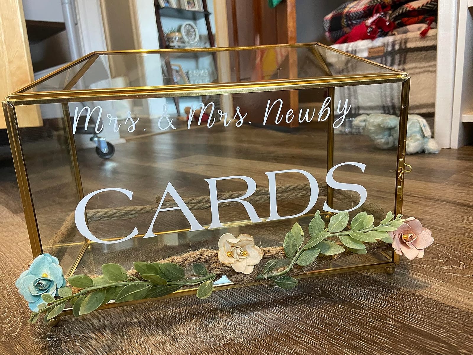 YIMORENCE V Gold Wedding Glass Card Box - 12.6 inch Large Wedding Card Holder Handmade Gold Glass Terrarium with Slot and Heart Lock customer photo 2