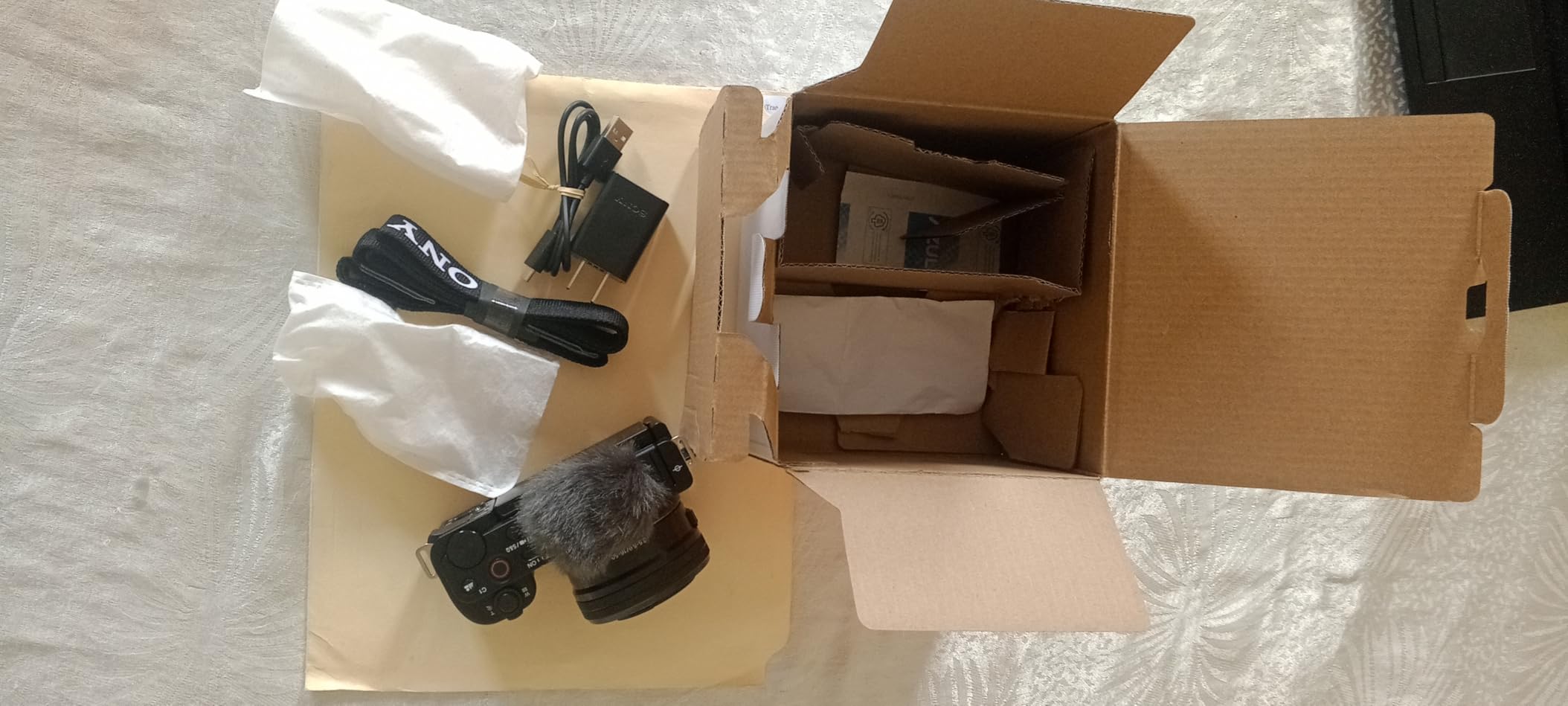 Sony Alpha ZV-E10 - APS-C Interchangeable Lens Mirrorless Vlog Camera Kit - Black customer photo 1