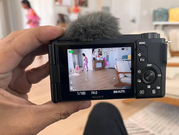 Sony Alpha ZV-E10 - APS-C Interchangeable Lens Mirrorless Vlog Camera Kit - Black customer photo 2