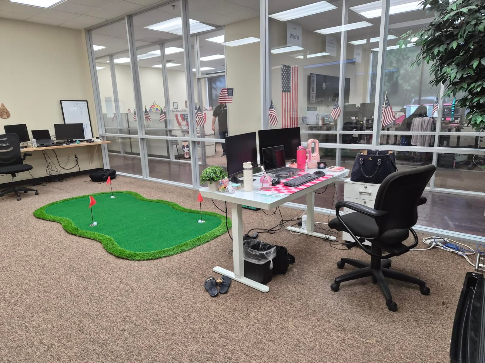 Chriiena Golf Putting Green,Large Practice Putting Mat for Indoor Outdoor | with Movable Cup, Custom Slope Pad, Professional Golfing Training Mat for Home/Backyard customer photo 1