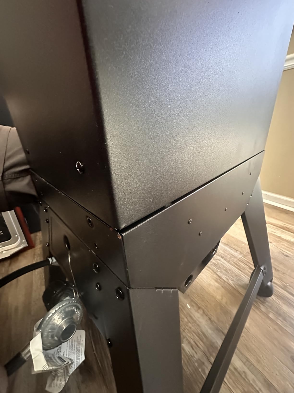 Pit Boss 3-Series Gas Vertical Smoker, Red Hammertone - 10773 customer photo 2