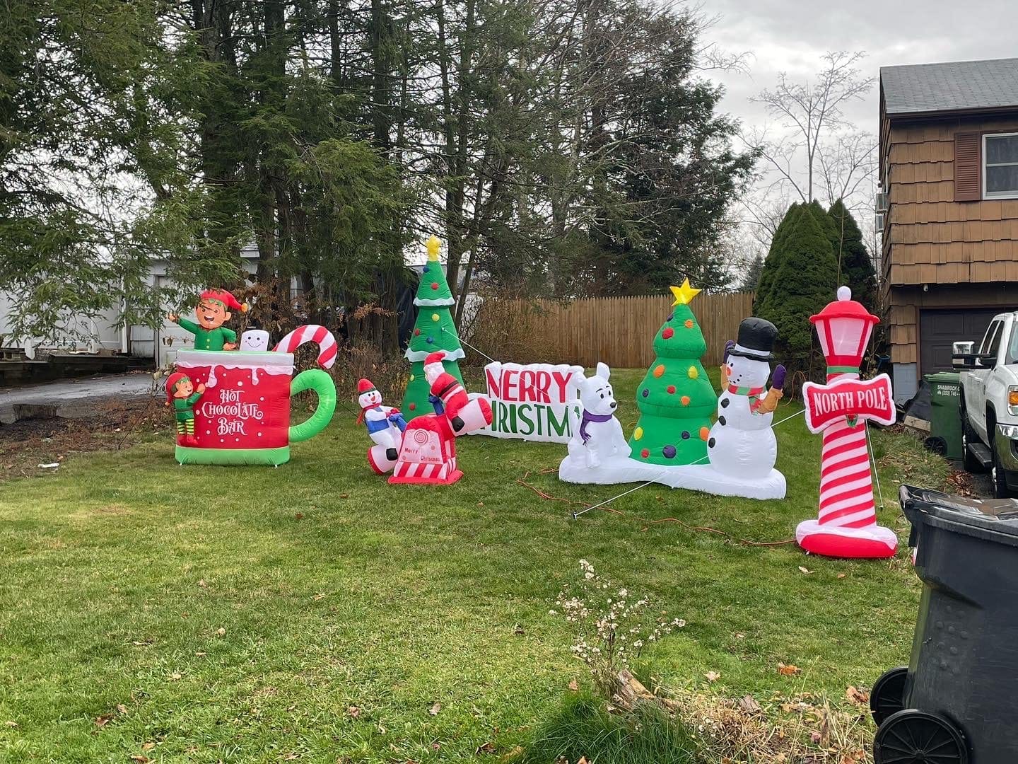 7 FT Tall Christmas Inflatables Tree Decorations Outdoor, Blow up Christmas Tree Yard Decor with LED Lights Star Treetop & Colorful Candy for Xmas Holiday Party Indoor Garden Patio Display Hall Lawn customer photo 1