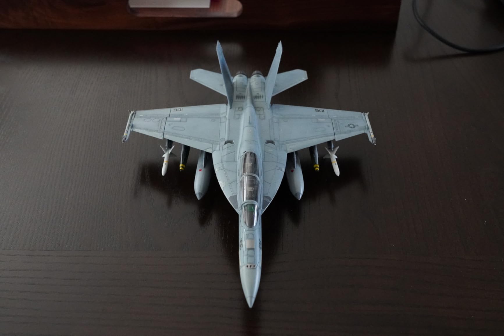 Revell 03834 F/A-18F Super Hornet 1:72 Scale Unbuilt/Unpainted Plastic Model Kit customer photo 2