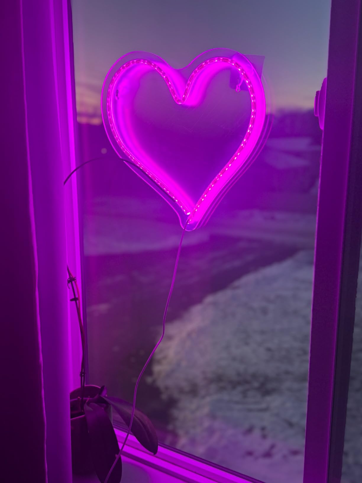 Pink Heart Neon Sign for Bedroom Decoration, Heart Led Light Sign 8.7x8.7 In Battery/USB Powered Romantic Love Hearts Neon Light for Wall Decor Art Kids Girl Room Wedding Party Valentine's Day Present customer photo 1
