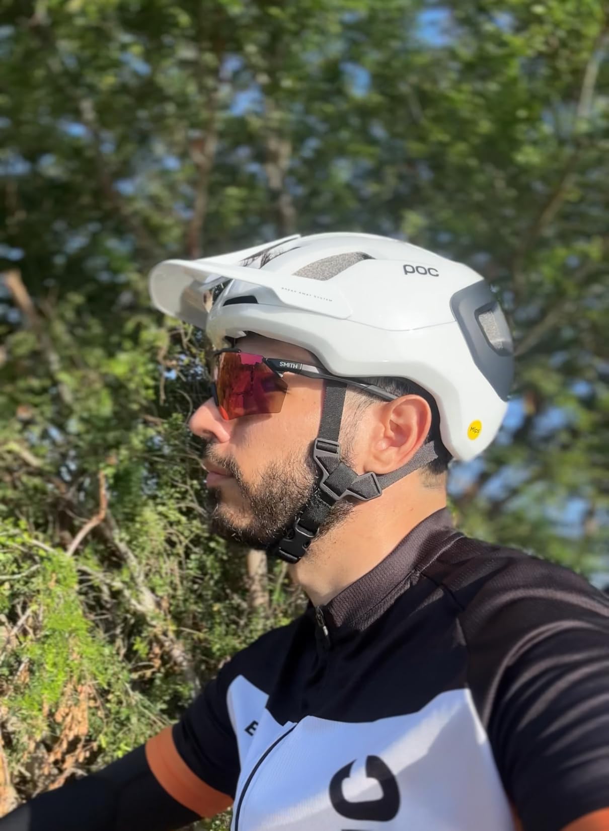 POC Axion Race MIPS Bicycle Helmet - Tuned Protection for Trail Riders with Patented Safety Technology, MIPS Integra and Ultimate Adjustability for Comfort and Safety customer photo 1