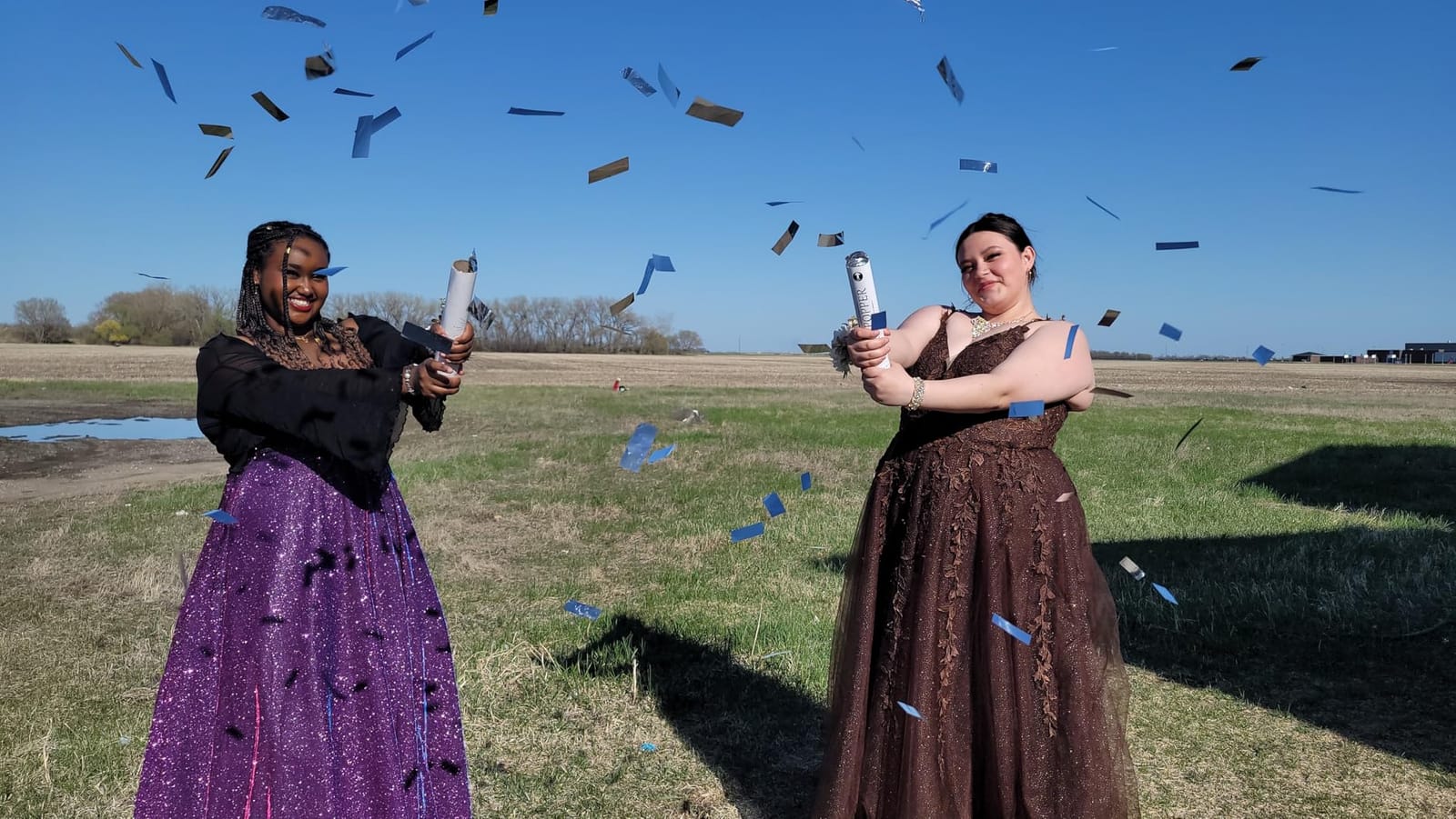 Clover Products Confetti Poppers Confetti Cannon 6 Pack White | Air-powered confetti poppers shoot up to 25 feet, perfect for weddings, birthdays, and indoor or outdoor celebrations. customer photo 1